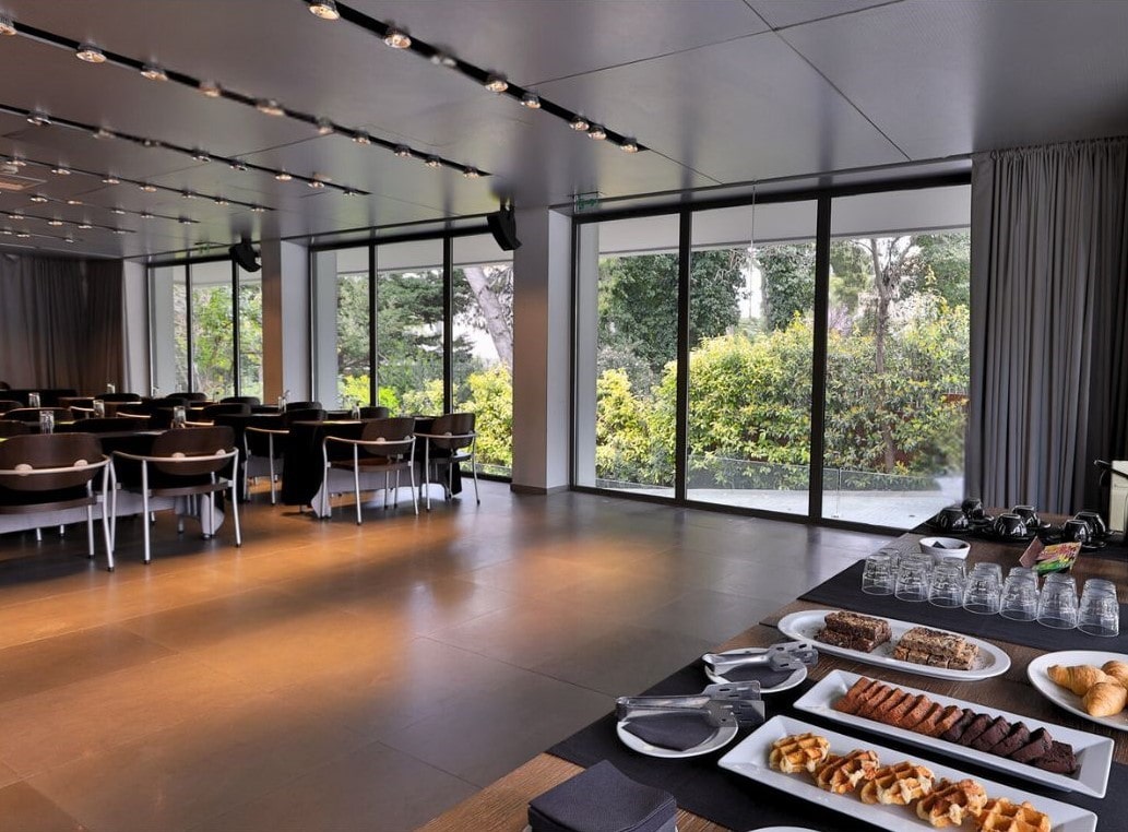 Agora_MeetingRoomSpace