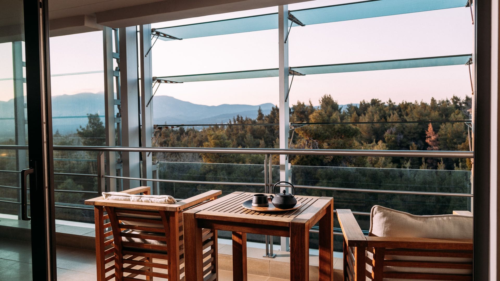 Executive Room Mountain View_Balcony Life Gallery Athens Hotel