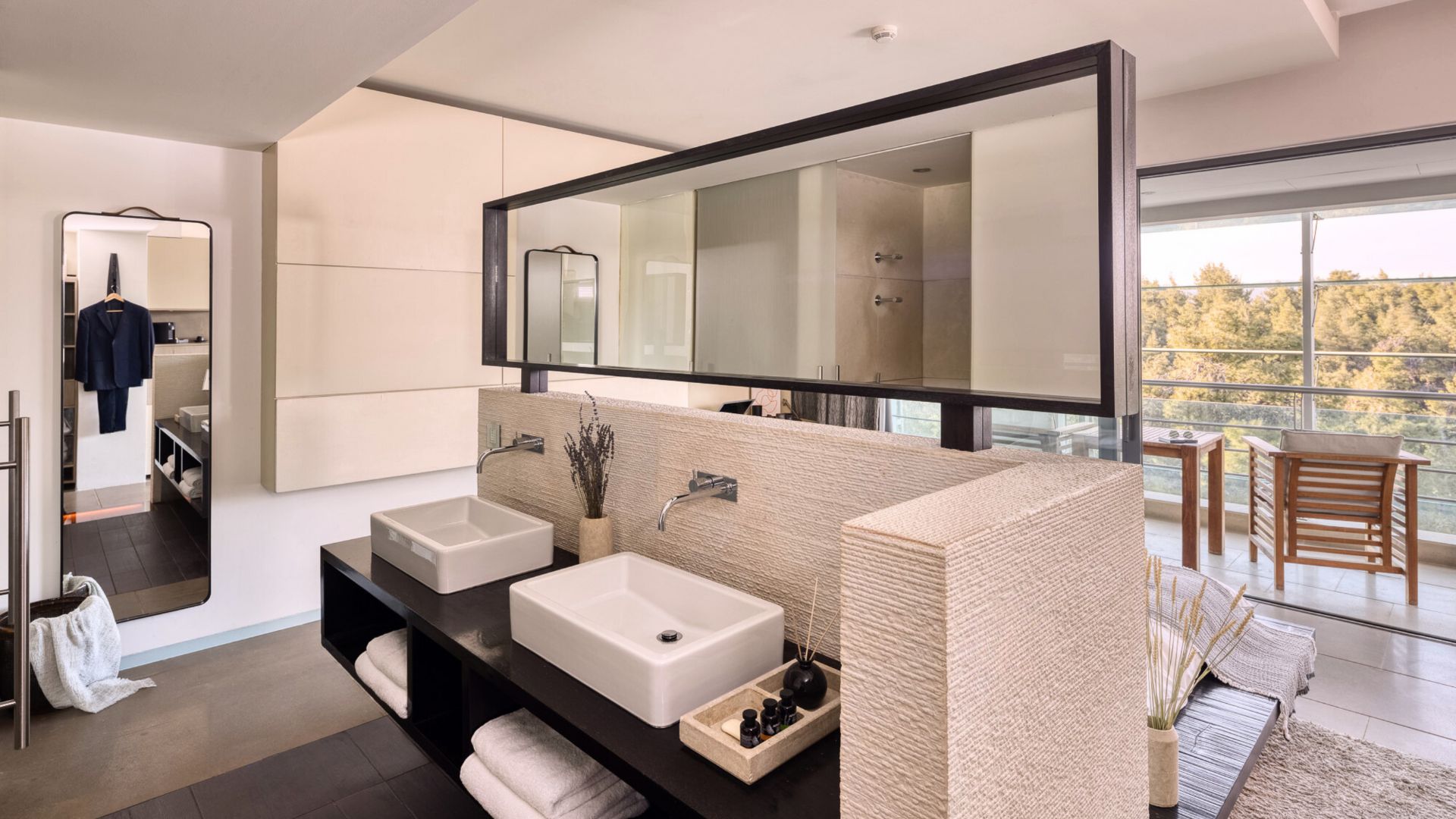 Executive Room Mountain View_RoomOverview