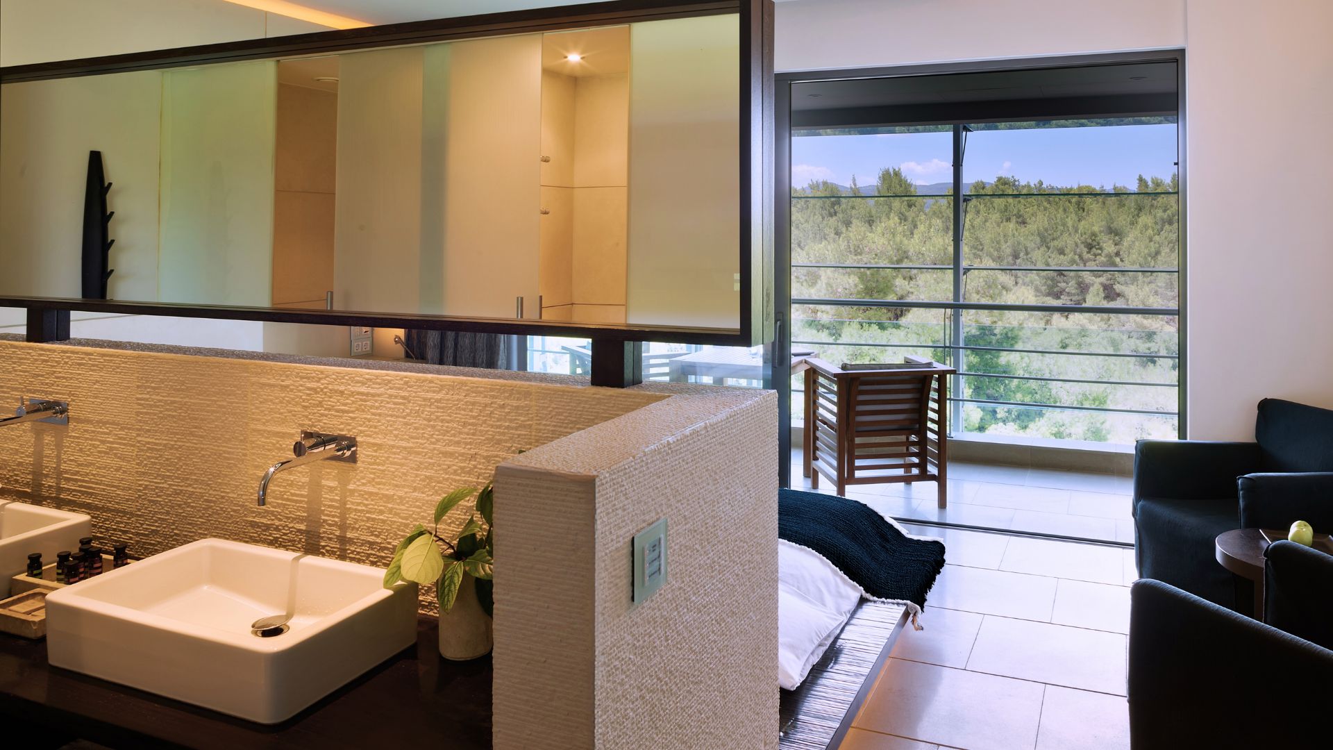 Open Plan Design _ Executive Room Urban View