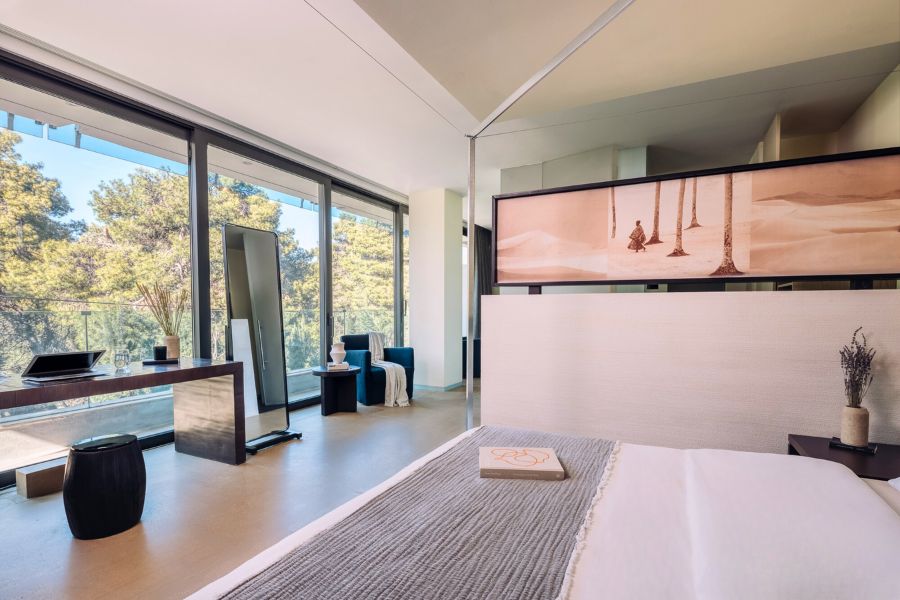 SuiteInterior_LifeGalleryathenshotel