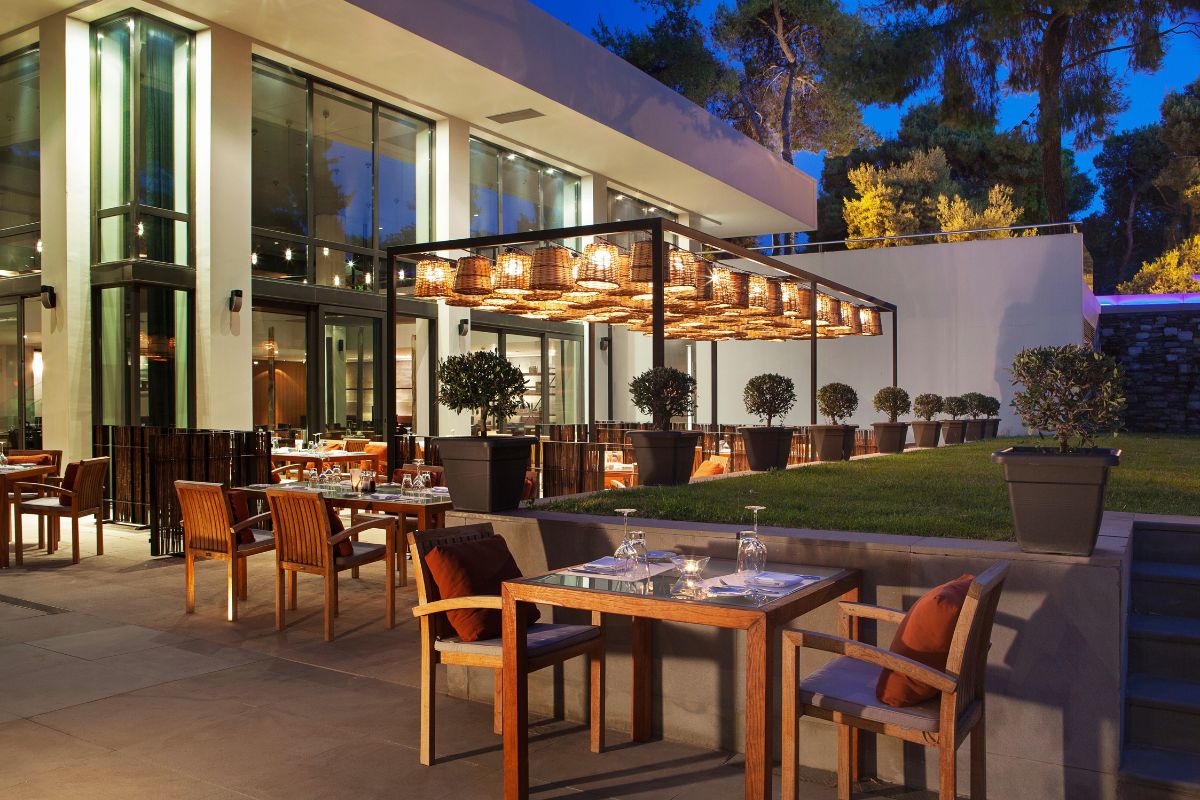 Life Gallery Athens Hotel The Commons by Night