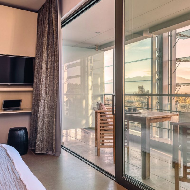 Executive Room Mountain View_ViewfroomtheRoom